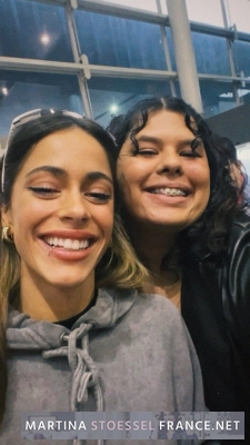 FeqYg4HXkAAmX2_.jpg