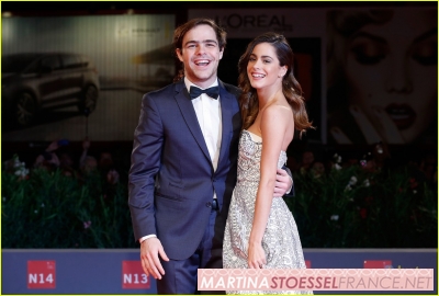 martina-stoessel-peter-lanzani-kiss-venice-film-festival-01_28129.jpg