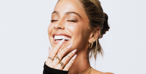Lire la suite à propos de l’article Tini x Pandora : Jardins des rêves