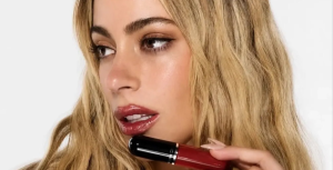 Lire la suite à propos de l’article Tini x MAC Cosmetics