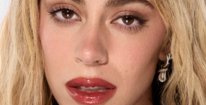 Lire la suite à propos de l’article Tini x MAC – Tini via Insta – Charts